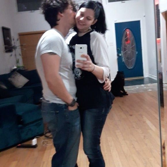 Meet your Posher, Zoe - Picture 1 of 1